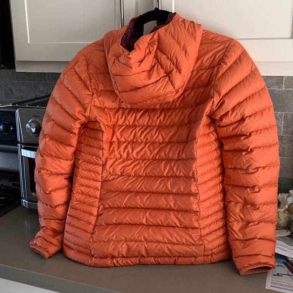 XS Orange Patagonia Down Sweater Hoody - Picture 2 of 4